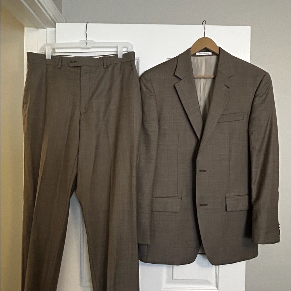 Michael Kors Men’s Wool Suit – Jacket 38R